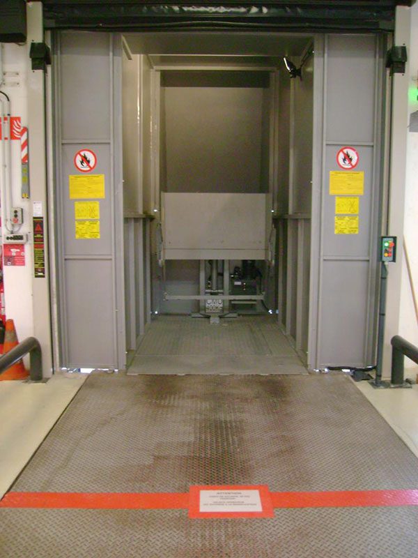 Poste Fixe RB2000 avec tunnel et Leve conteneur
